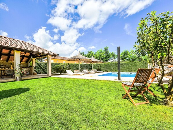 Pool - Beautiful apartment for 4 people with A/C, WIFI, pool, TV and terrace (Biograd Na Moru)