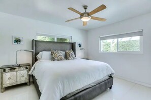 3 bedrooms, iron/ironing board, free WiFi, bed sheets - Palm Springs Private Oasis home, with salt water pool! (Palm Springs)