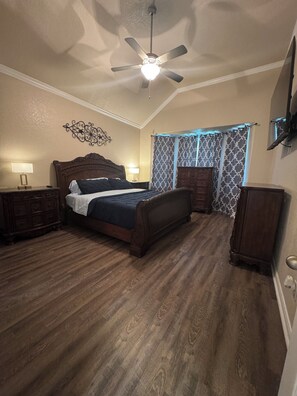 4 bedrooms, WiFi, bed sheets