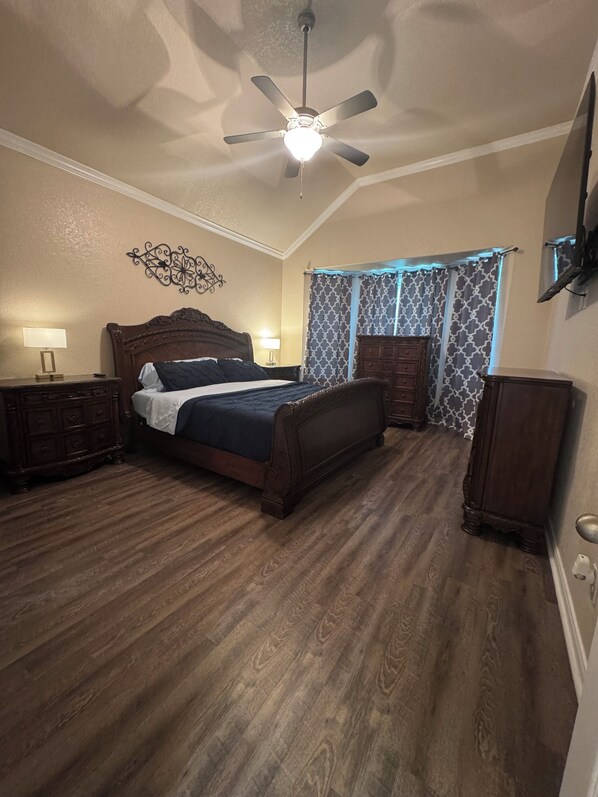 4 bedrooms, WiFi, bed sheets