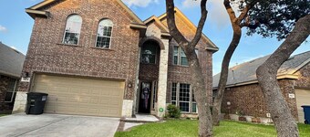 Near Hospitals, Theme Parks & Lackland AFB