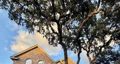 Near Hospitals, Theme Parks & Lackland AFB