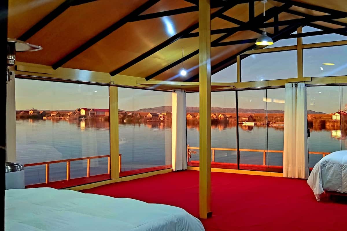 Panoramic Cabin | Individually decorated, bed sheets
