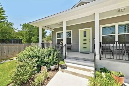 Stone’s Throw Stay -  Less than a Mile from Lake LBJ