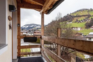 Property grounds - Apartment 'Bergwelt A1' with Mountain View, Balcony and Wi-Fi (Niederau)