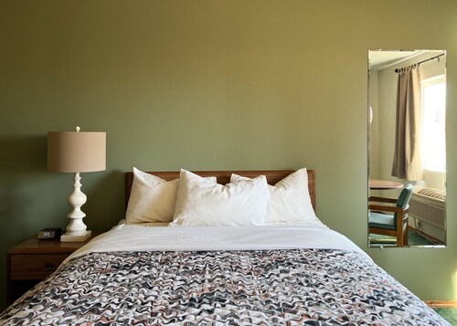 The Trail Inn - Sutton, Nebraska - US-6 HWY