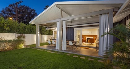 Hidden Valley Pl - 90210 Villa With Canyon Views and a Large Private Backyard