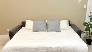 1 quarto, escrivaninha, ferros/tábuas de passar roupa, Wi-Fi de cortesia