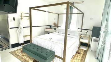 Executive Room | Egyptian cotton sheets, premium bedding, down duvets, memory-foam beds