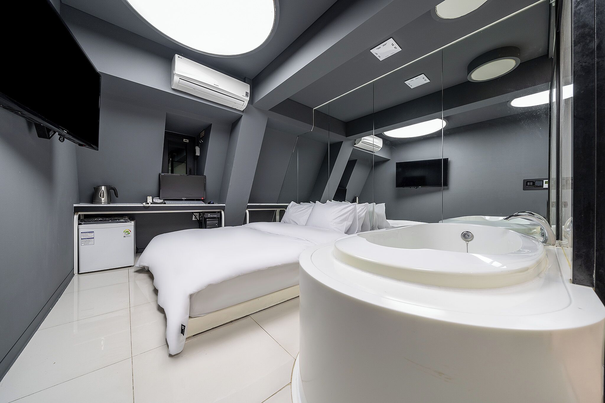 Photo - Shinchon Wol Hotel