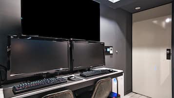 Deluxe Double Room | Minibar, soundproofing, free WiFi, bed sheets