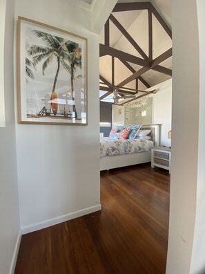 3 bedrooms, WiFi, bed sheets - Quirky Beach House with pool and spa. 150 metres from the beach. (Marcoola)