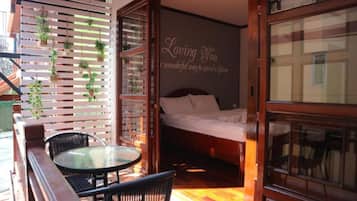 Individually furnished, desk, blackout curtains, free WiFi