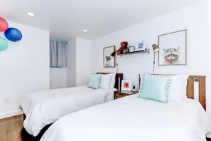 4 bedrooms, free WiFi, bed sheets