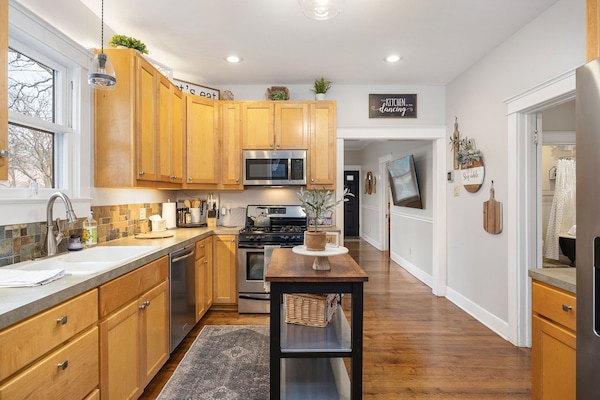 KĂŒhlschrank, Mikrowelle, Ofen, Herdplatte