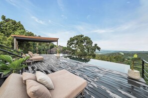 Outdoor pool, open 6:00 AM to 9:00 PM, sun loungers - Munduk Cabins by Desa Hay (Munduk)