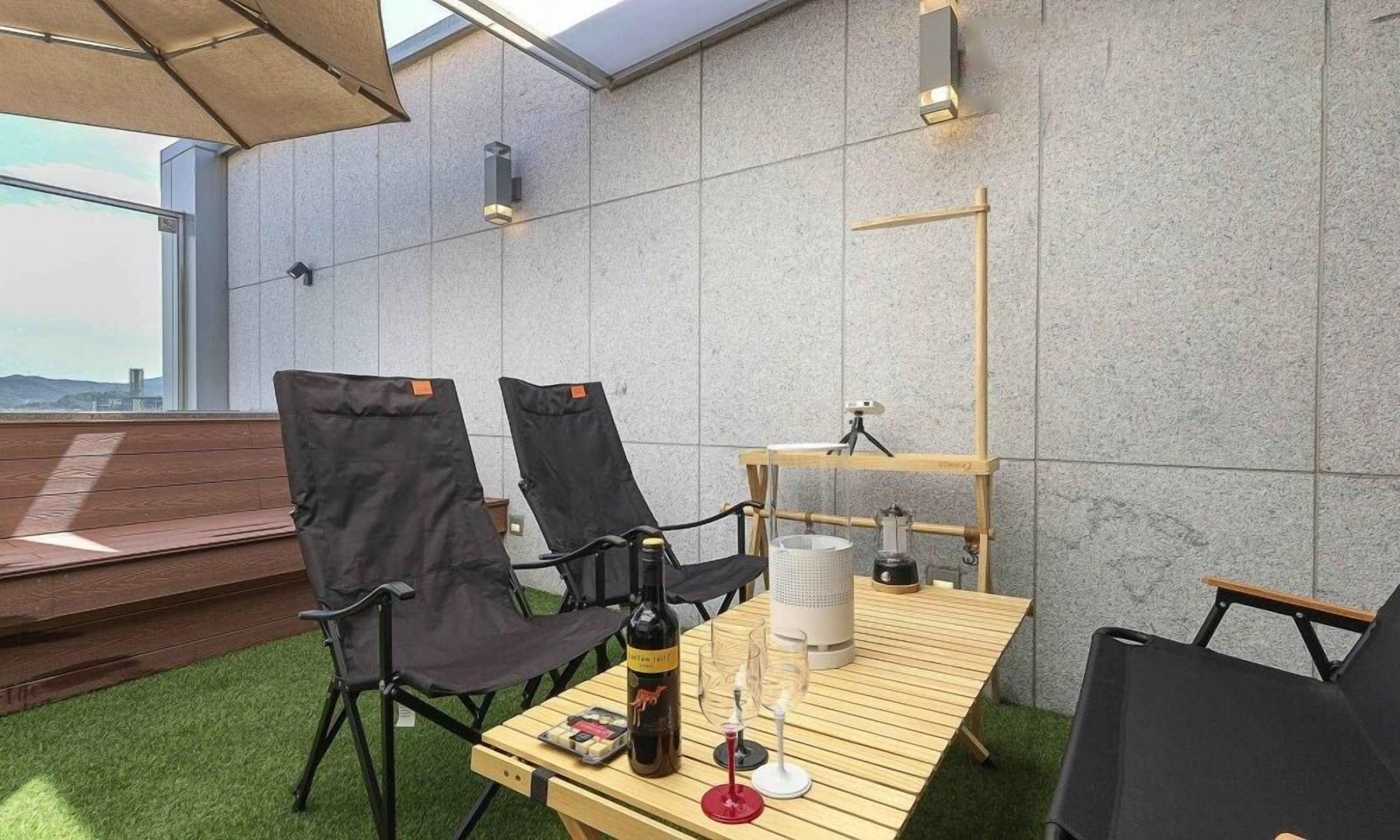 Premium Twin Room (Rooftop) | Down comforters, individually decorated, individually furnished