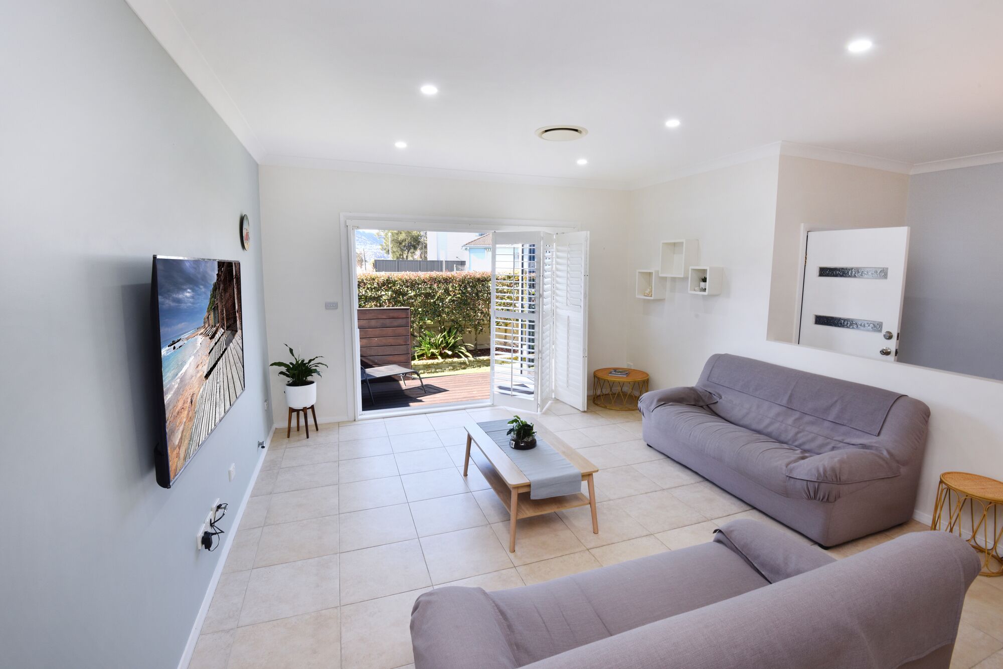 コンフォート ハウス 2 ベッドルーム 禁煙 マウンテンビュー | リビング エリア