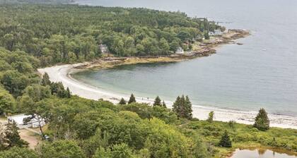 Across the road from Pemaquid Beach — 2-bedroom seasonal family cottage