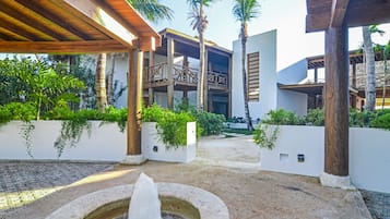 Enceinte de lâhĂ©bergement