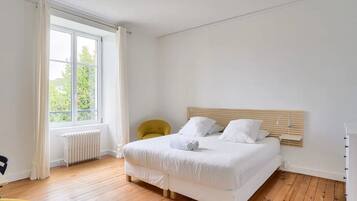 3 chambres, bureau, Wi-Fi, draps fournis