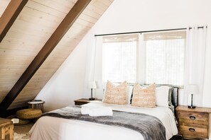 4 Schlafzimmer, Schreibtisch, Bügeleisen/Bügelbrett, Reisekinderbett