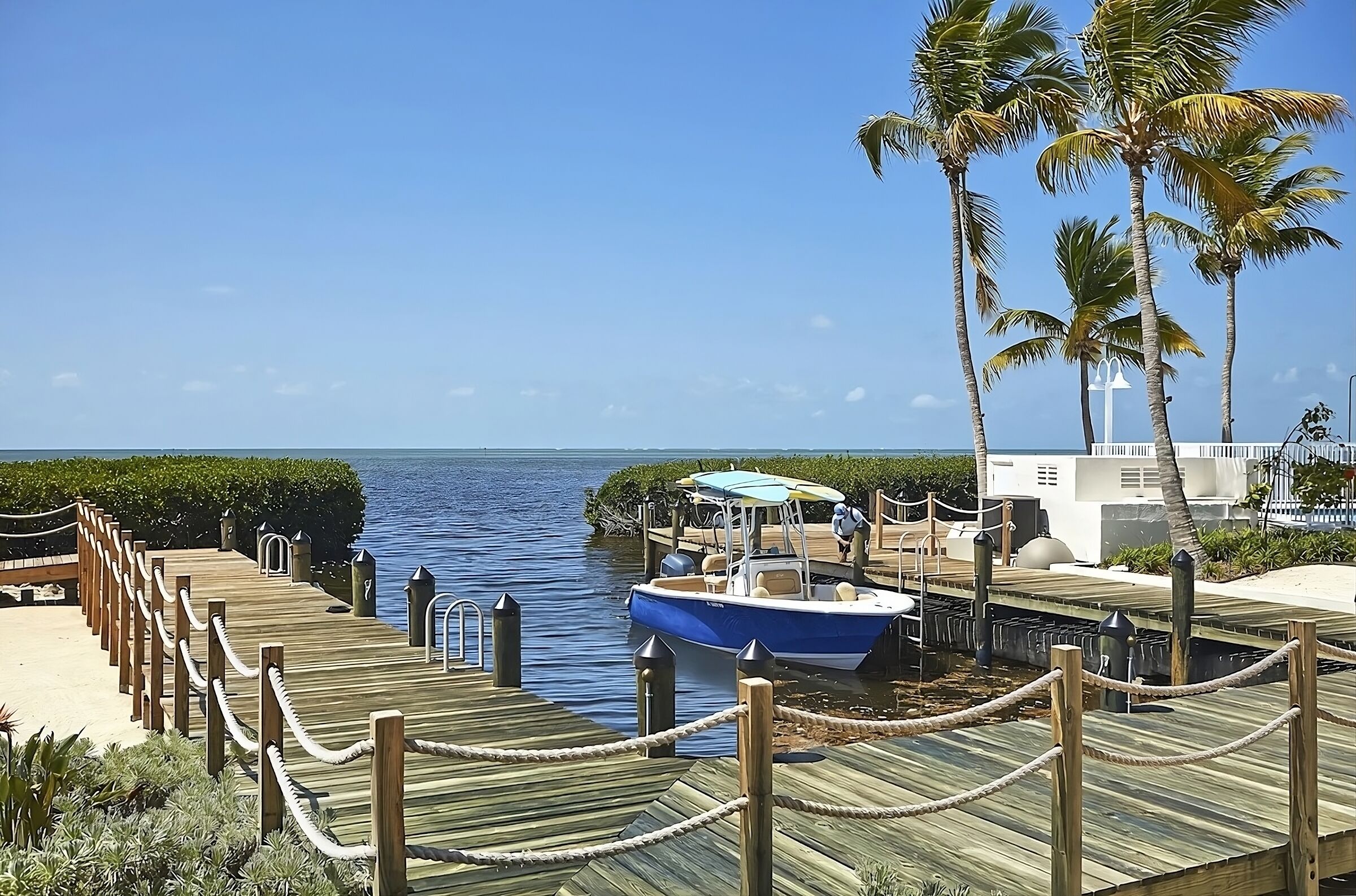 Florida Keys Tour! Private Beach Access with Marina! Pets Allowed, FREE Parking