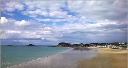 Les Cavaliers, character gîte with swimming pool, 20 minutes from the seaside