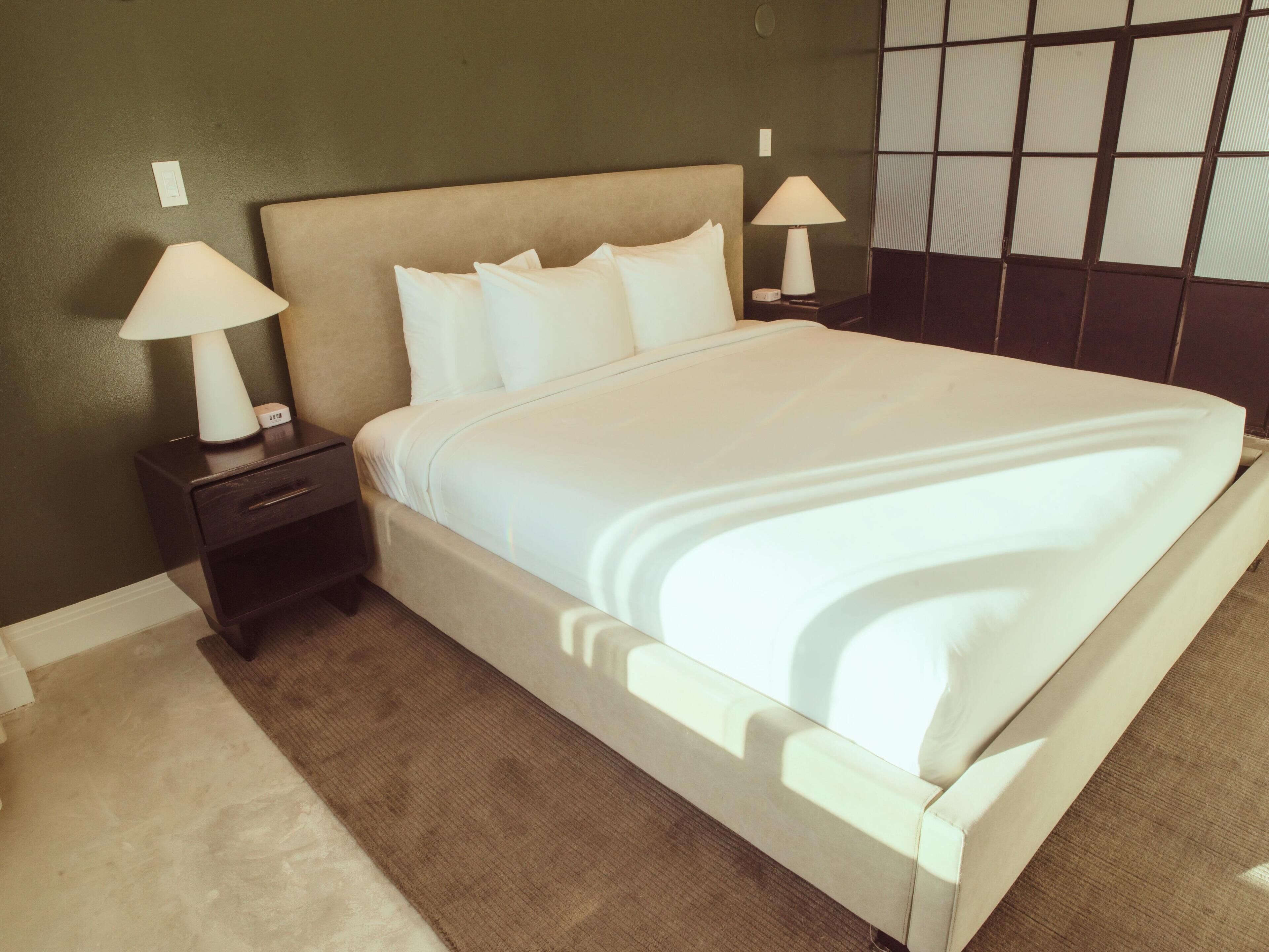 Premium bedding, individually furnished, iron/ironing board, free WiFi