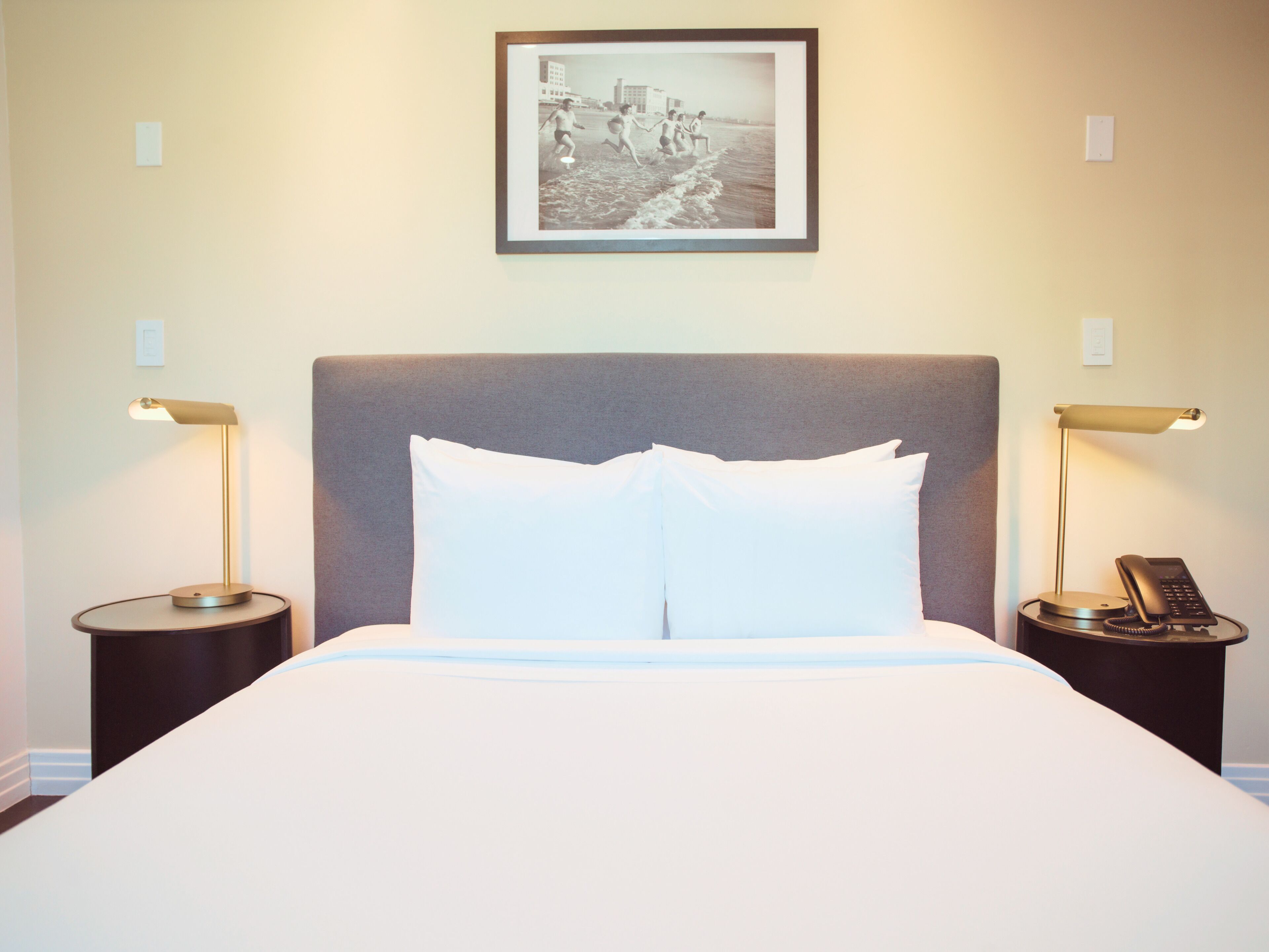 City Queen | Premium bedding, individually furnished, iron/ironing board, free WiFi
