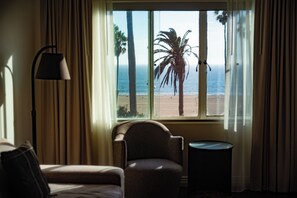 Een 40-inch flatscreentelevisie met digitale zenders en televisie