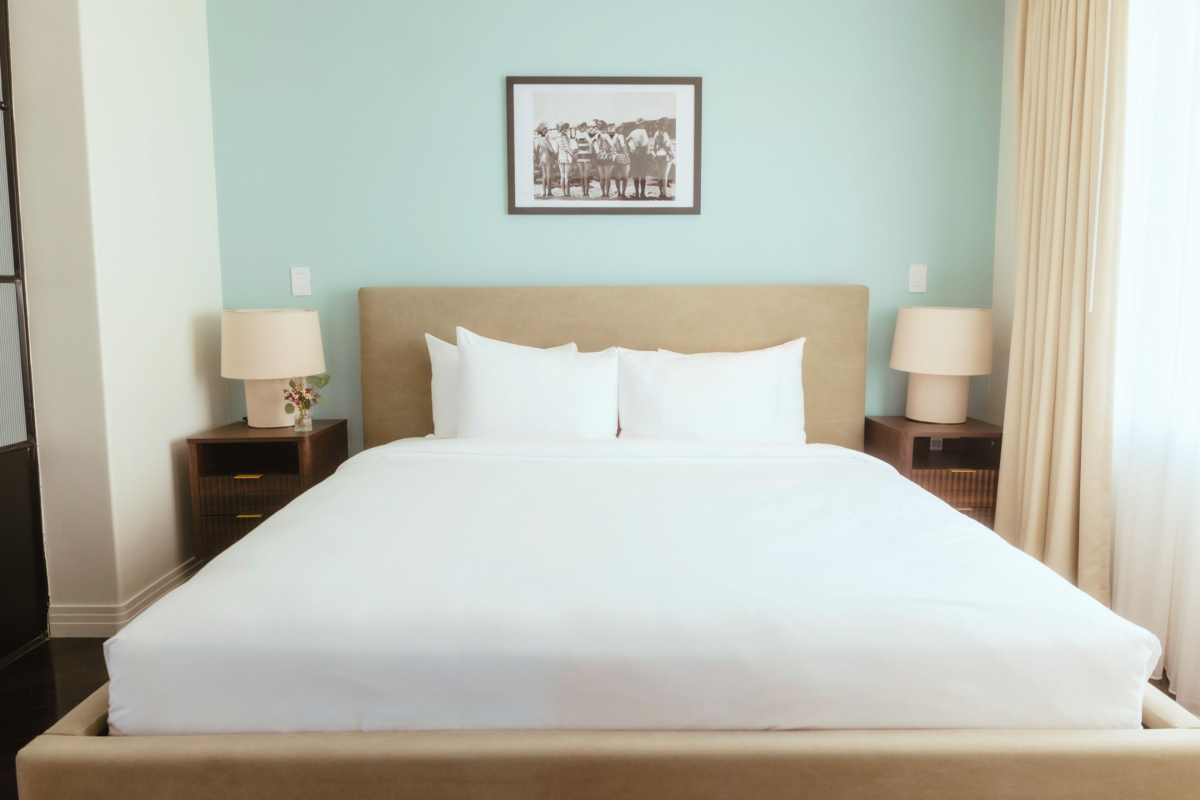 Premium bedding, individually furnished, iron/ironing board, free WiFi