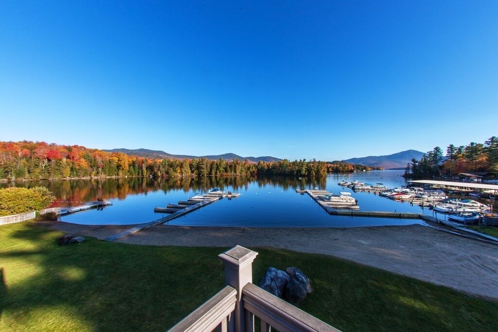 Walk to town | Unbeatable Lake & Mountain Views!