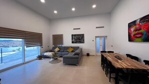 Cottage | Living area