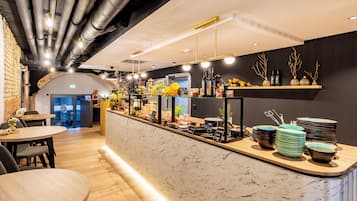 Dagelijks ontbijtbuffet (EUR 18 per persoon)
