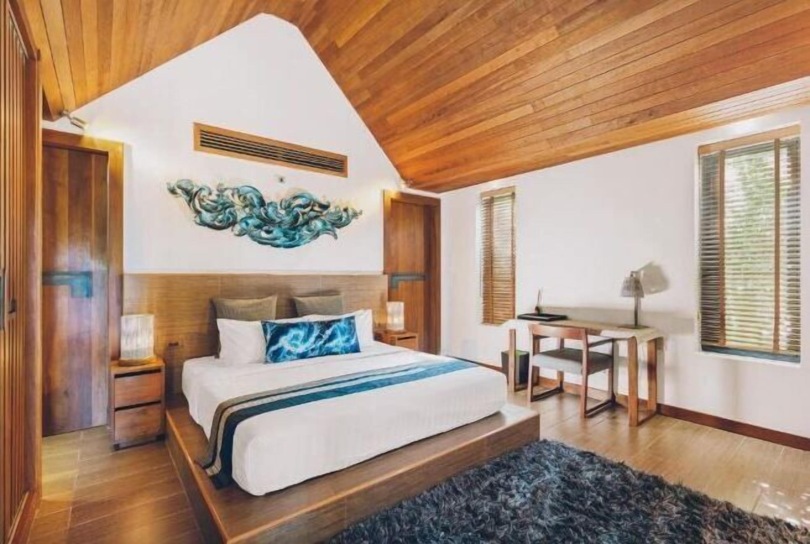 1 bedroom, Egyptian cotton sheets, premium bedding, Select Comfort beds