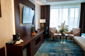 Premier Room, 2 Twin Beds, Non Smoking | Hypo-allergenic bedding, minibar, in-room safe, desk - Best Western Plus Oskemen (Oskemen)