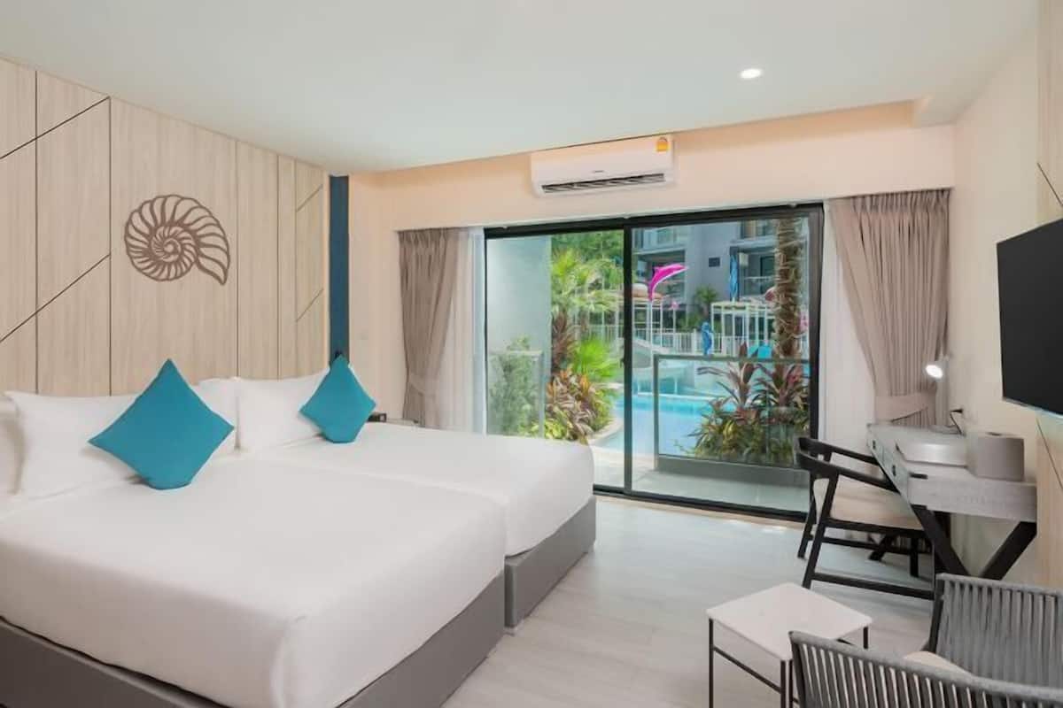 1 bedroom, premium bedding, minibar, in-room safe