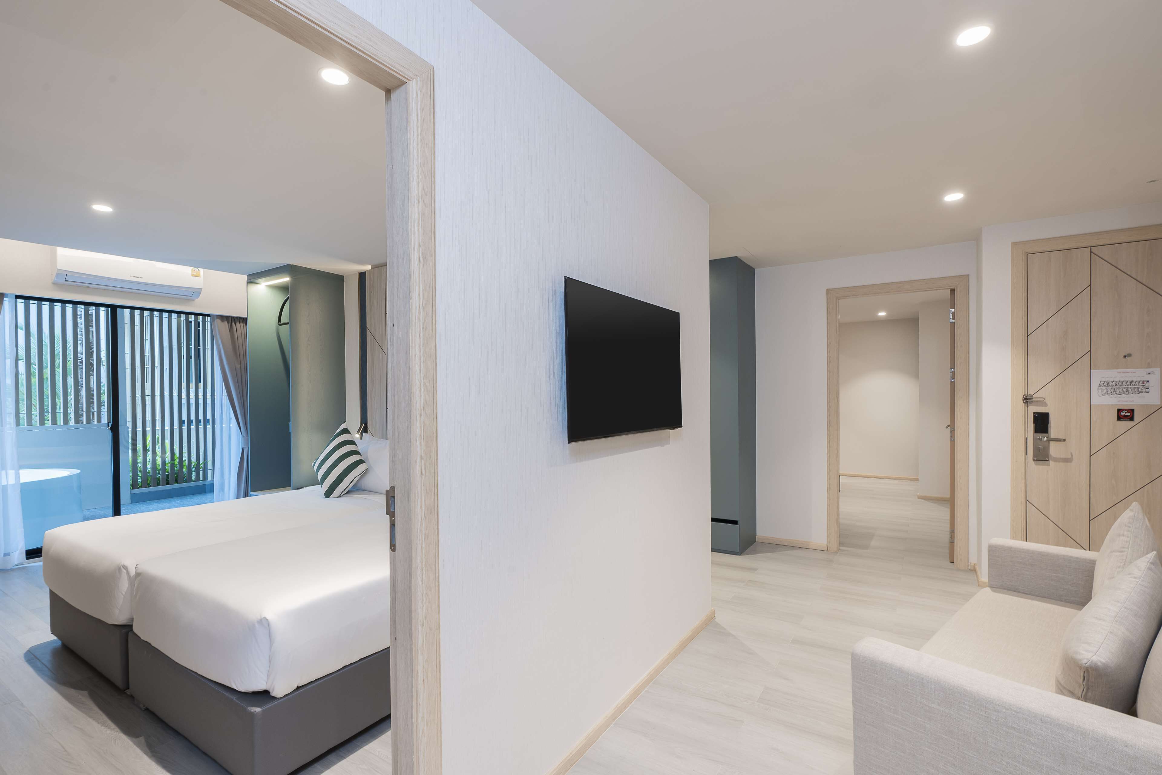 套房, 2 間臥室 (1 Double 2 Singles) | 高級寢具、迷你吧、房內夾萬、獨特設計