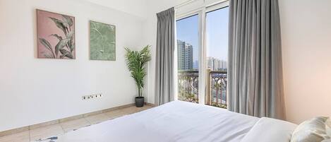 2 bedrooms, iron/ironing board, Internet, wheelchair access