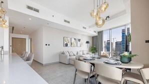 Unclassified image, 4 of 36, button - Brand New, Stylish 2br and M, Amazing Marina Views (Dubai)