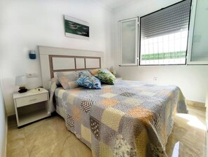 3 chambres, fer et planche à repasser, lit parapluie, Wi-Fi gratuit