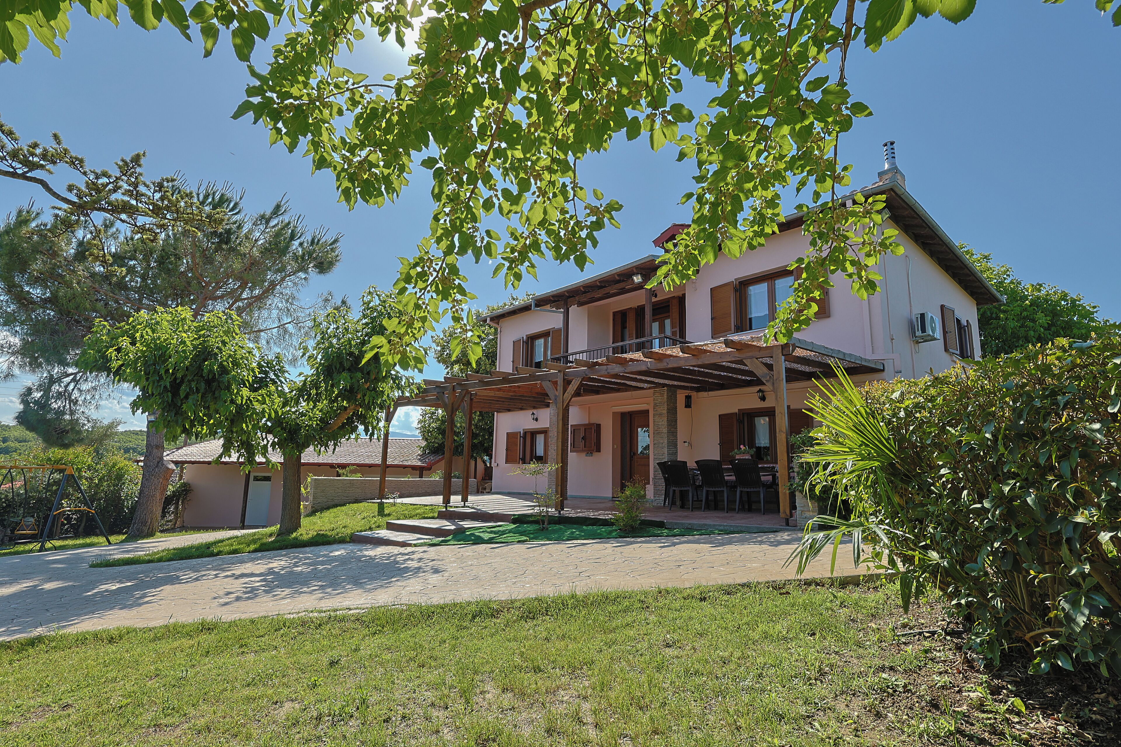 Traditional Villa Peponi