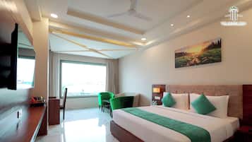 Premium Room (WITH MOUNTAIN VIEW) | Premium bedding, minibar, in-room safe, desk