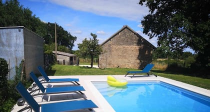 Charming Renovated Cottage with Shared Pool, Bikes, and Beautiful Countryside Views
