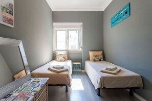 2 bedrooms, iron/ironing board, Internet, bed sheets