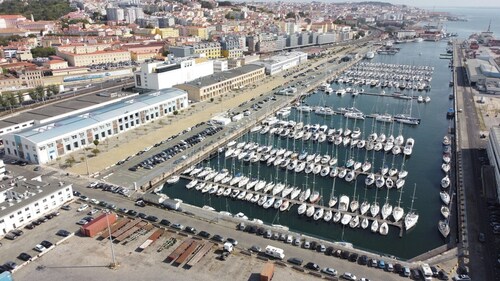 Unique Sailboat Stay in Lisbon with Marina Views