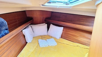 2 bedrooms, bed sheets