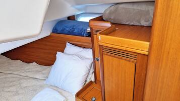 2 bedrooms, bed sheets