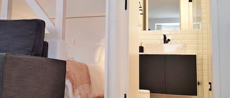 1 sovrum, strykjärn/strykbräda, internet och sängkläder
